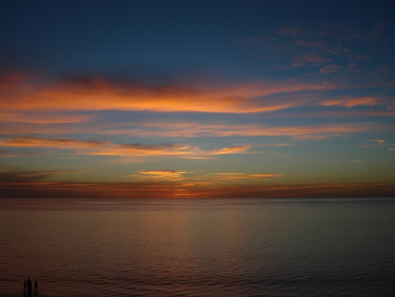 Imagen: Imagen: Puesta del sol en la playa de Somerton (Adelaida). Cloudia Spinner. Shutterstock